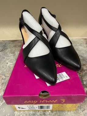 easy street Black Crisscross Pointed-Toe Pumps